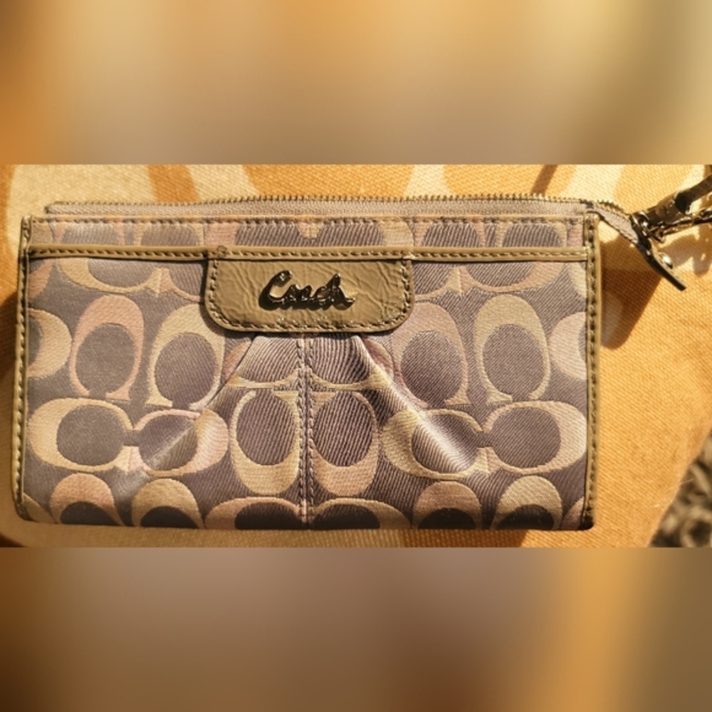 Vintage Coach Wallet Penelope Wristlet Canvas Leather Signature Logo Turnlock